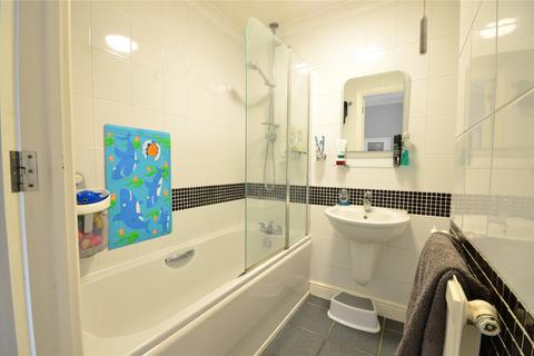 7 Engalee, East Grinstead, RH19 1FE
