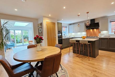 4 bedroom detached house for sale, Deadmans Lane, Thatcham RG19