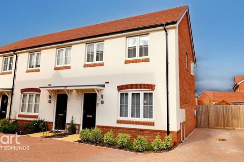 3 bedroom end of terrace house for sale, Hopwood Road, Bury St Edmunds