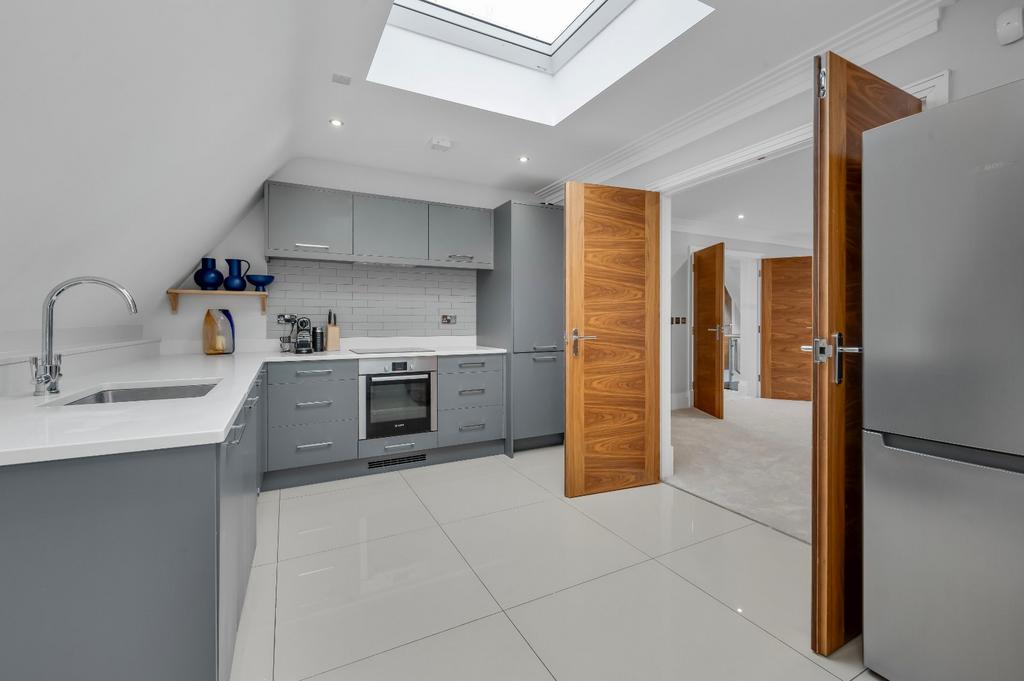 Kitchen/B'fast Room