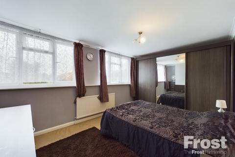 3 bedroom terraced house for sale, Maxwell Road, Ashford, Surrey, TW15