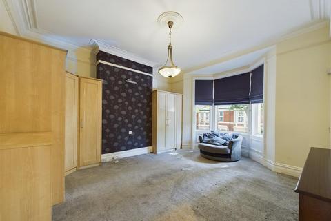 2 bedroom apartment for sale, Queen Alexandra Road, North Shields