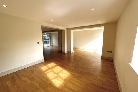 2 bedroom flat to rent, The Woodlands, Hayes Road, Sully