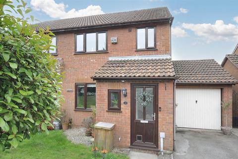 3 bedroom semi-detached house for sale, Kingsland Close, Stone