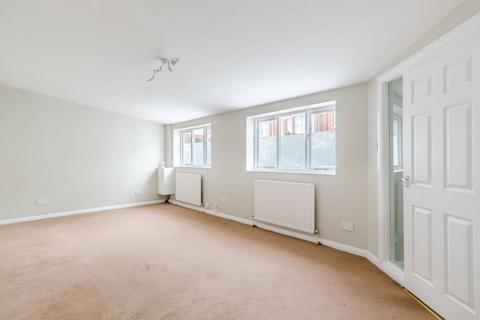 1 bedroom bungalow to rent, Chestnut Grove, Nightingale Triangle, London, SW12