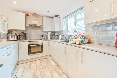 2 bedroom flat for sale, Cromwell Close, Acton, London, W3