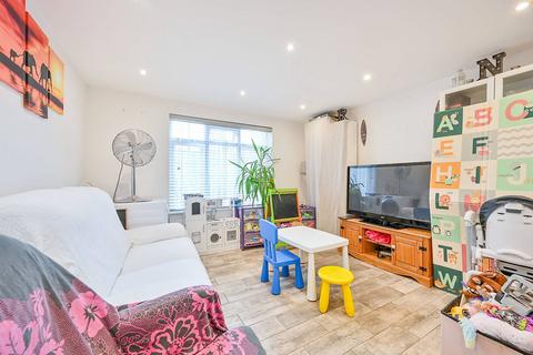 2 bedroom flat for sale, Cromwell Close, Acton, London, W3