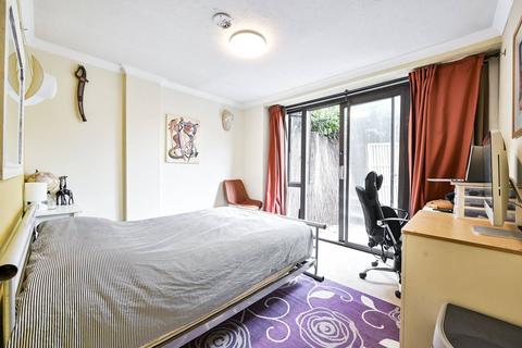 3 bedroom flat for sale, Earls Court Road, Earls Court, London, SW5