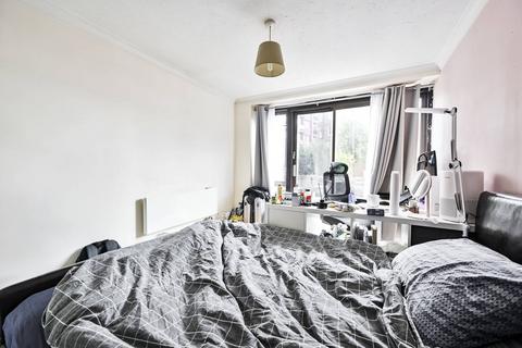 3 bedroom flat for sale, Earls Court Road, Earls Court, London, SW5