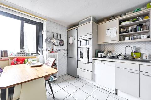 3 bedroom flat for sale, Earls Court Road, Earls Court, London, SW5