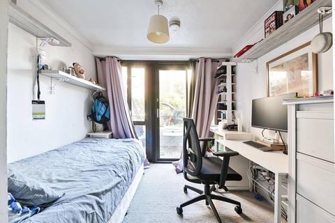 3 bedroom flat for sale, Earls Court Road, Earls Court, London, SW5