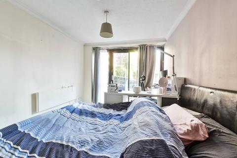 3 bedroom flat for sale, Earls Court Road, Earls Court, London, SW5