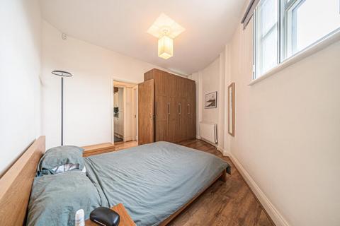 2 bedroom flat for sale, Wilfred Owen Close, Wimbledon