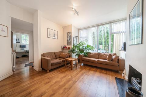 2 bedroom flat for sale, Wilfred Owen Close, Wimbledon