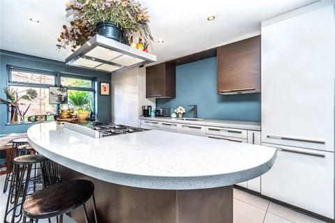 4 bedroom end of terrace house for sale, Mildenhall Road, London, E5