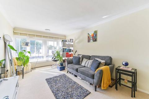 1 bedroom flat for sale, Farnham Gardens, Raynes Park, London, SW20