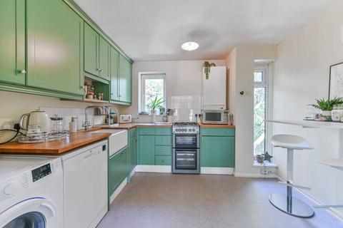 1 bedroom flat for sale, Farnham Gardens, Raynes Park, London, SW20