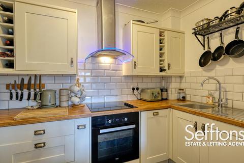 2 bedroom flat for sale, Green Court, Norwich, NR7