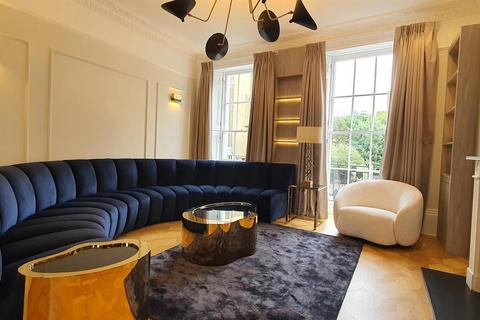 3 bedroom terraced house to rent, Albion Street, London