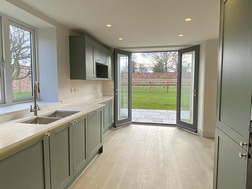 Granary Kitchen to Outside  IMG 1785.jpg