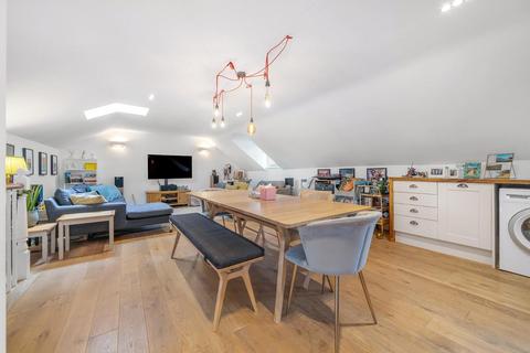 2 bedroom maisonette for sale, Barrington Road, SW9