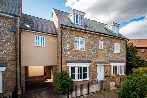 6 bedroom link detached house to rent, Hidcote Drive, Westcroft