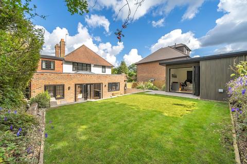 4 bedroom house for sale, High View Road, Surrey GU2