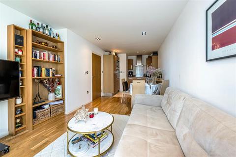 1 bedroom apartment to rent, City Tower, Limeharbour, London, E14