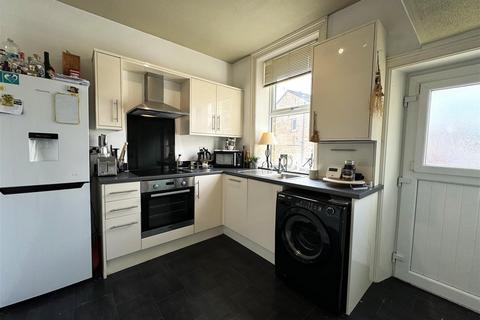 2 bedroom terraced house for sale, Ravensknowle Road, Huddersfield HD5 8BN