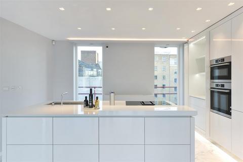 3 bedroom flat for sale, Borough High Street, London, EC4N