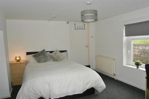 Studio to rent, Belle Vue Road, Leeds