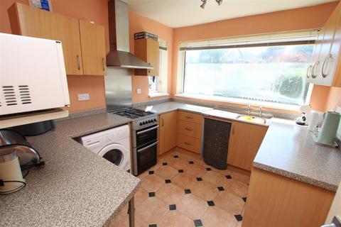 14 Simpson Grove, Bradford, BD10 9SD