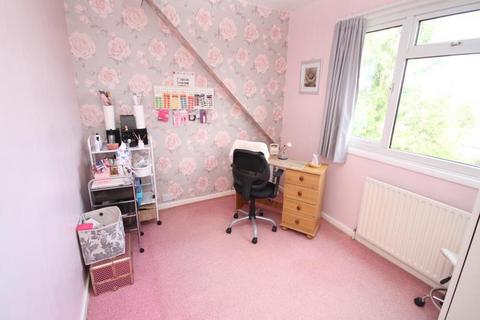 14 Simpson Grove, Bradford, BD10 9SD