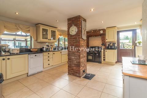 4 bedroom house for sale, Lancaster New Road, Preston PR3