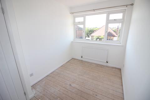 3 bedroom semi-detached house to rent, Moreton Road, Worcester Park KT4