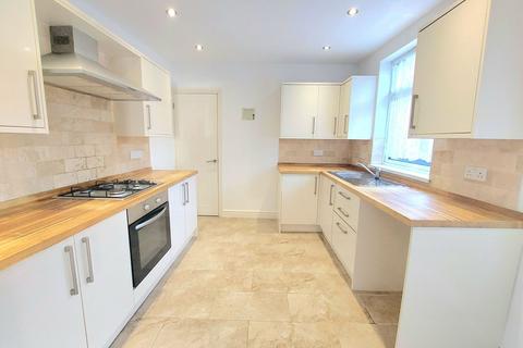 4 bedroom end of terrace house to rent, Charles Street, Porth, CF39