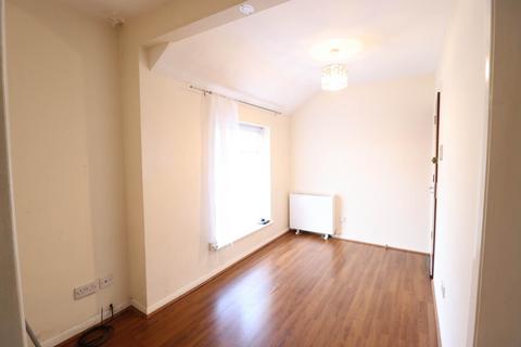 1 bedroom flat to rent, Priory Avenue, High Wycombe HP13