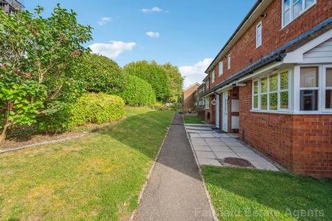 2 bedroom flat for sale, Haddenham Court, Gibbs Couch