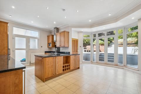 5 bedroom semi-detached house to rent, Underhill Road, London, SE22