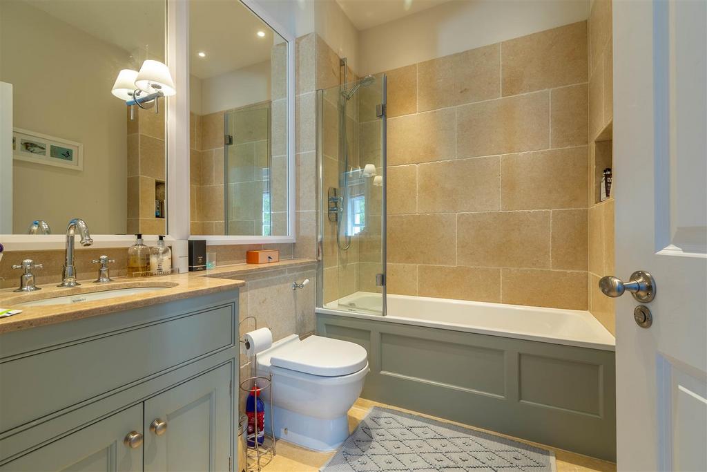 8419164-interior15.jpg