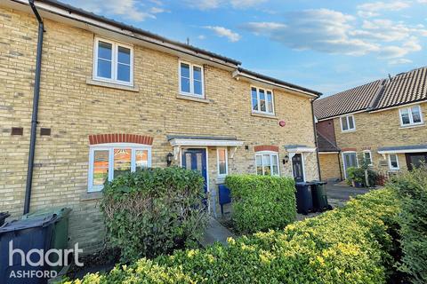 3 bedroom terraced house to rent, Guernsey Way, Ashford