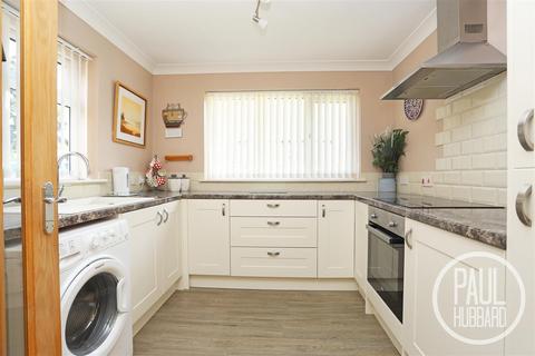 2 bedroom semi-detached bungalow for sale, Westwood Avenue, Lowestoft, NR33