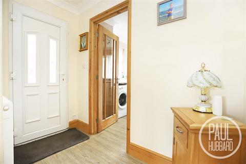 2 bedroom semi-detached bungalow for sale, Westwood Avenue, Lowestoft, NR33