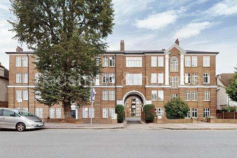 2 bedroom flat for sale, Eagle Lodge, NW11