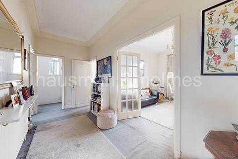 2 bedroom flat for sale, Eagle Lodge, NW11