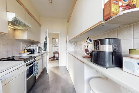 2 bedroom flat for sale, Eagle Lodge, NW11