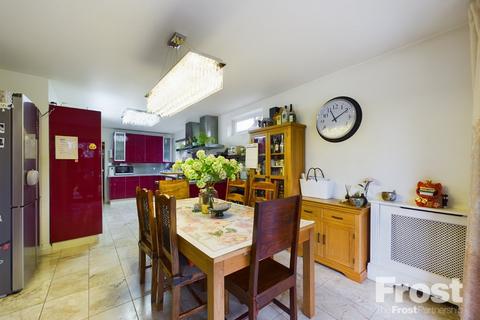 11 Cecil Road, Ashford, TW15 1RJ