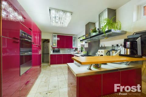 11 Cecil Road, Ashford, TW15 1RJ