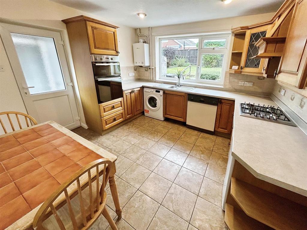 Kitchen/ Breakfast Room