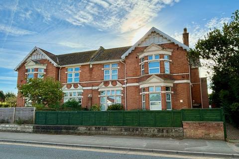 2 bedroom apartment for sale, Berrow Road, Burnham-on-Sea, Somerset, TA8